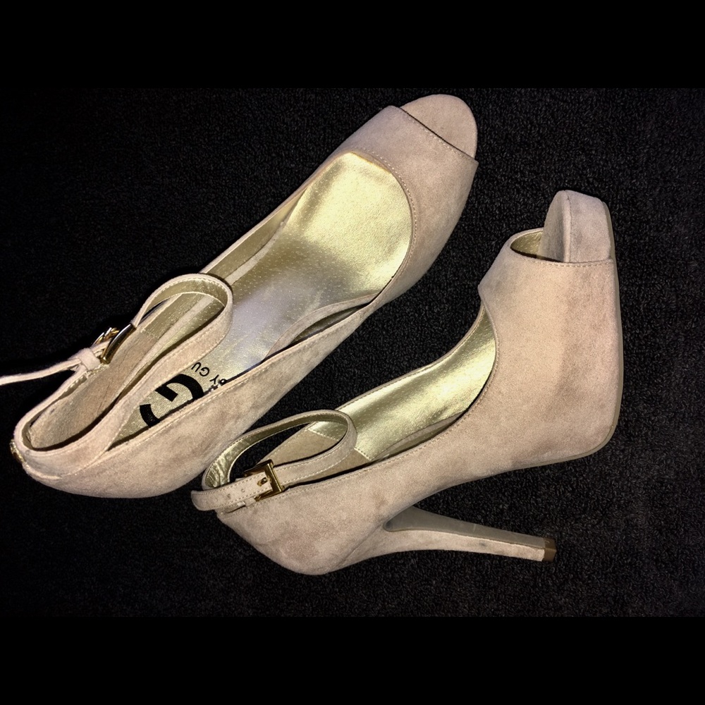 Guess heels 👠